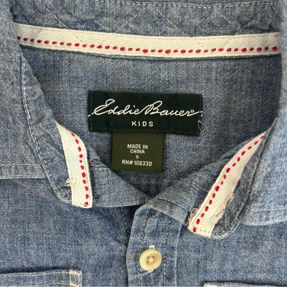 Eddie Bauer Boys Chambray Button Down Shirt Size 5 Blue Cotton Long Sleeve - Picture 3 of 5